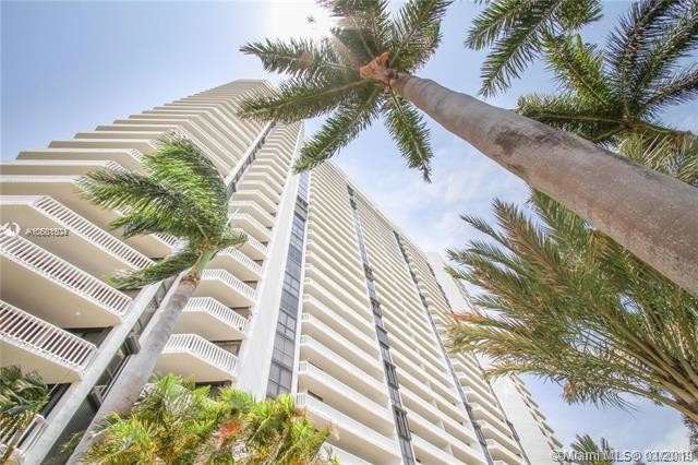 2000 Island Blvd 809 - 2000  Island Blvd  809