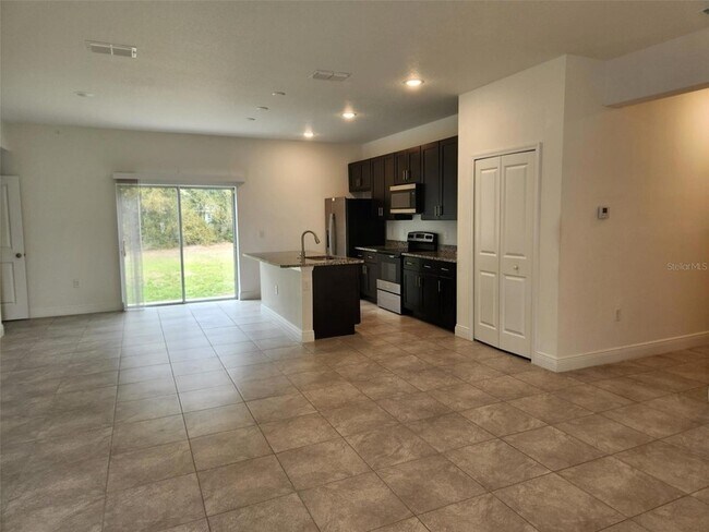 Foto del edificio - 14055 SW 48th Avenue Rd