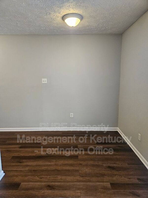 Building Photo - 301 Christy Allyn Ct