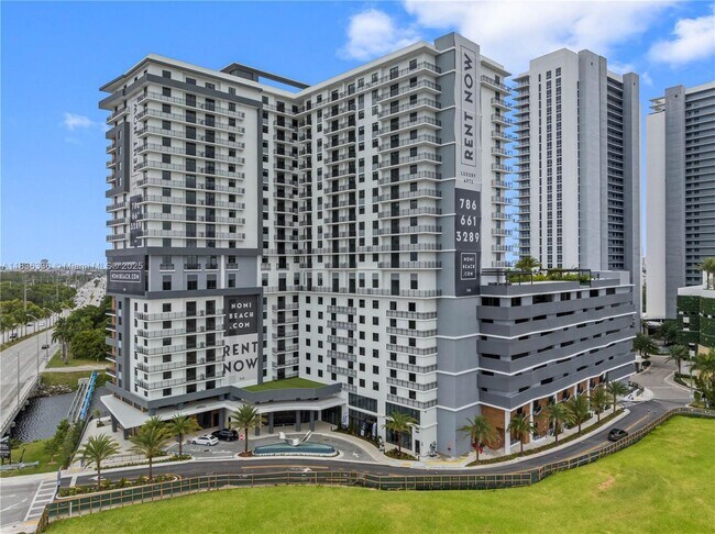 Photo - 16395 Biscayne Blvd House