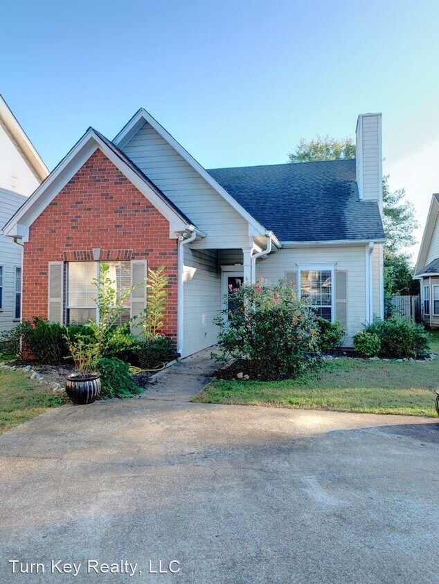 3 br, 2 bath House 1453 Amberley Woods Cove House Rental in Helena