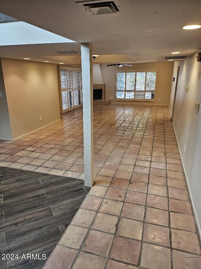 Foto del edificio - 3124 E Meadowbrook Ave