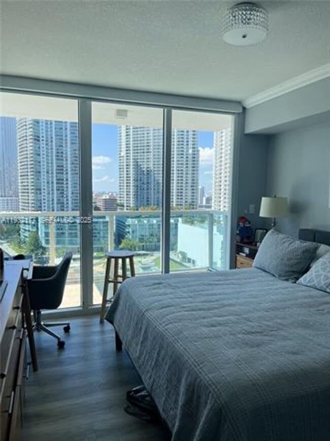 Building Photo - 31 SE 5th St