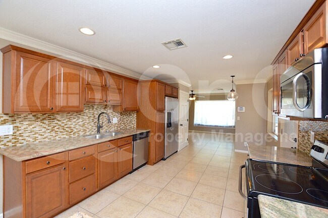 Foto del edificio - 8608 E Vernon Ave