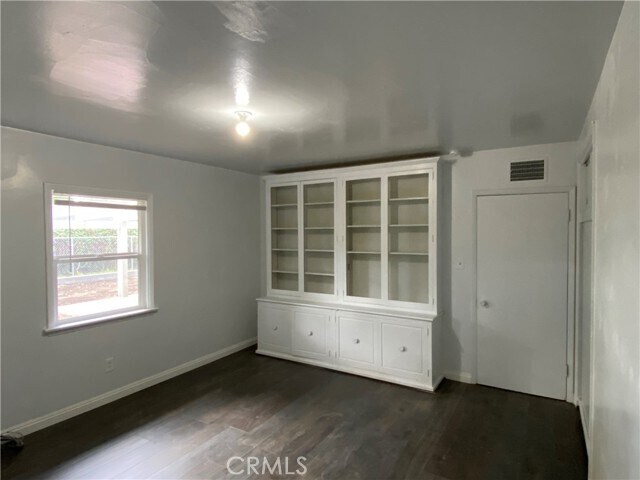 Building Photo - 3096 Valencia Ave