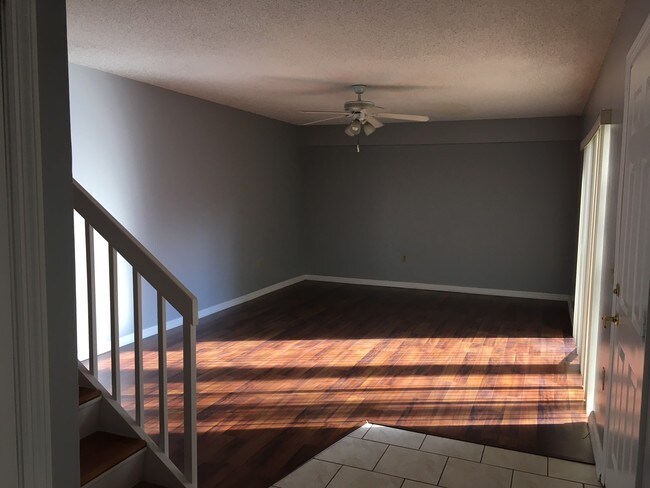 Building Photo - 5376 Elm Ct