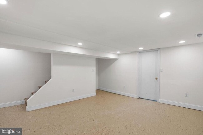 Building Photo - 1701 Sycamore St
