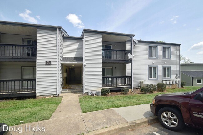 Foto del edificio - 2 br, 2 bath House - 821-H Farmhurst Dr