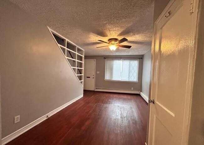 Foto del edificio - 2851 Edgecombe Cir N