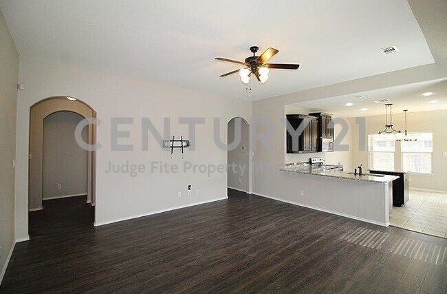 Foto del edificio - Wonderful 4/2/2 In Waxahachie For Rent!
