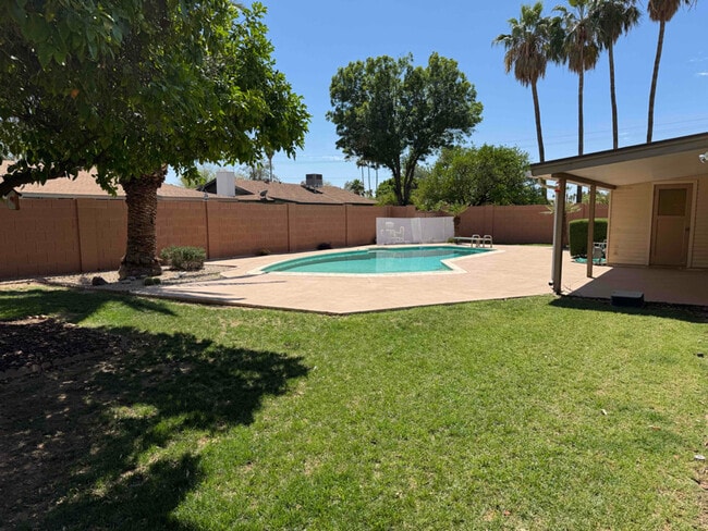 Photo - 1909 E La Jolla Dr House