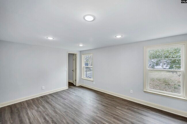 Building Photo - 152 Robin Rd