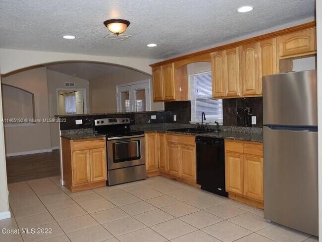 Building Photo - 1871 Cogan Dr