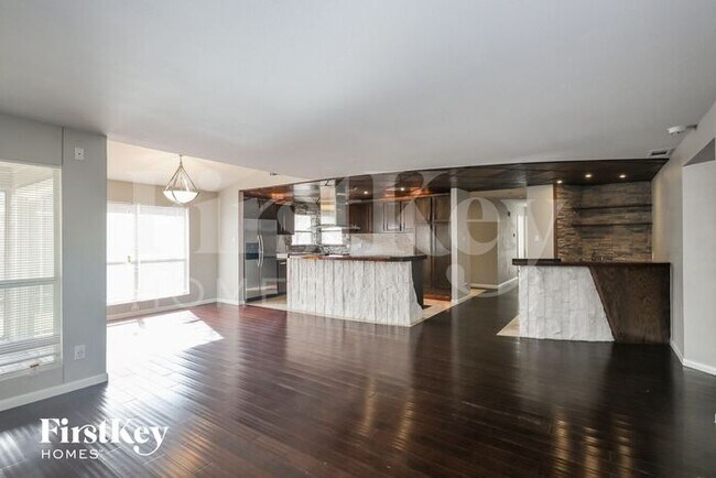 Building Photo - 2716 Glenwood Ct