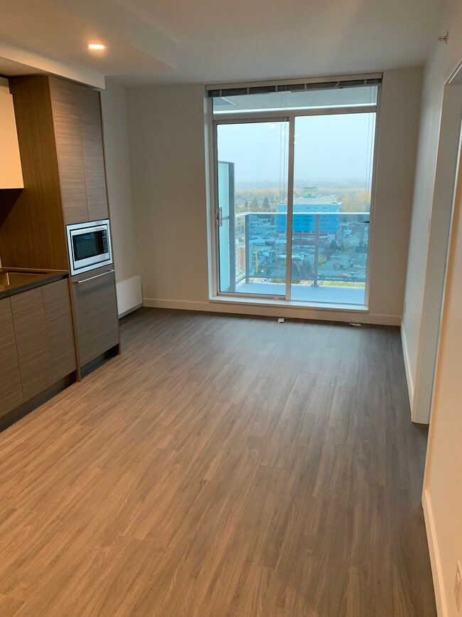 Building Photo - 1912-13615 Fraser Highway