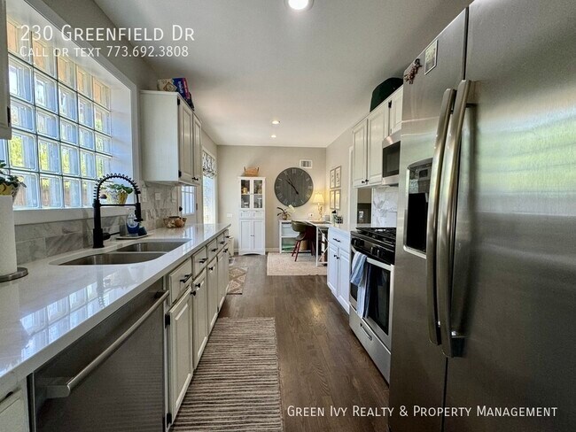 Building Photo - Amazing 3 bed Single Family Home in Glenview