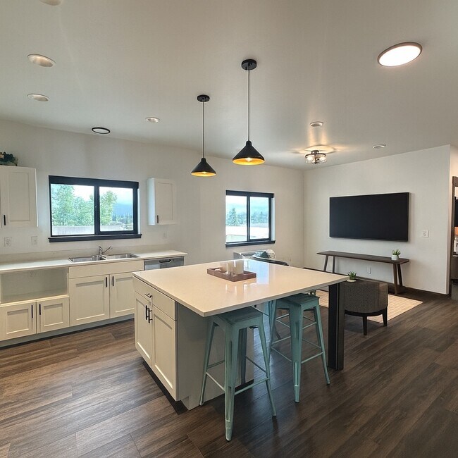 Foto del edificio - 1010 Baker Ave