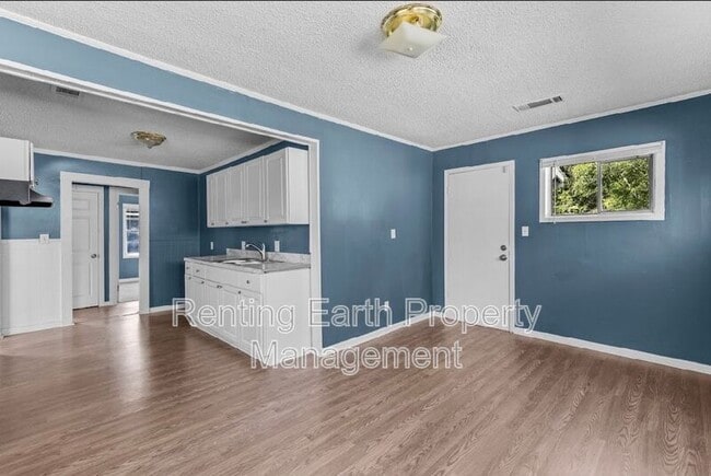 Building Photo - 608 Avenue V