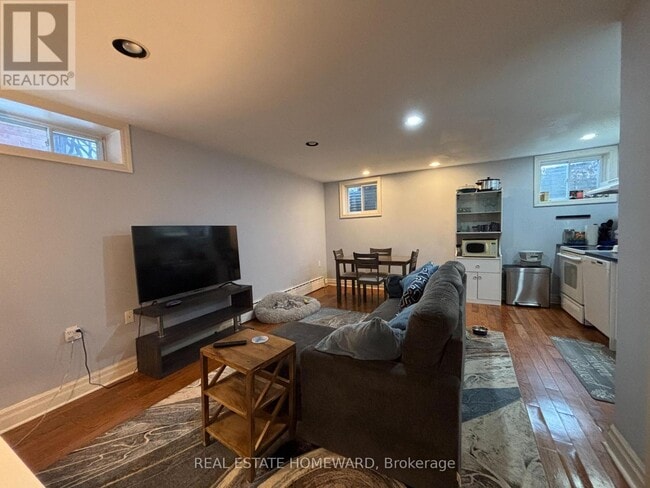 Building Photo - 82 Hubbard Blvd