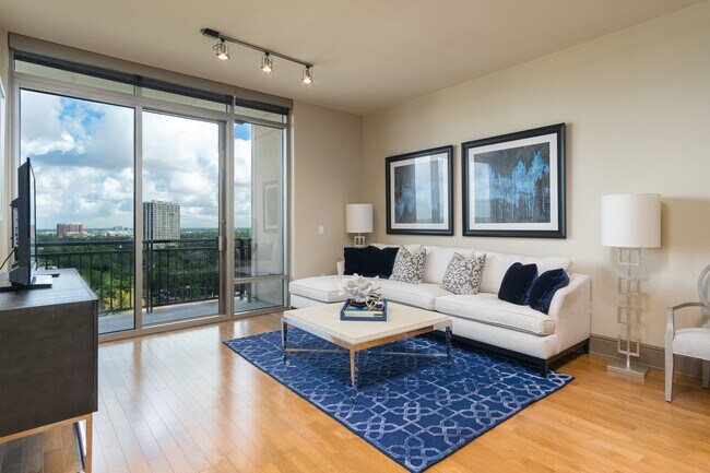Building Photo - 7 Riverway Dr