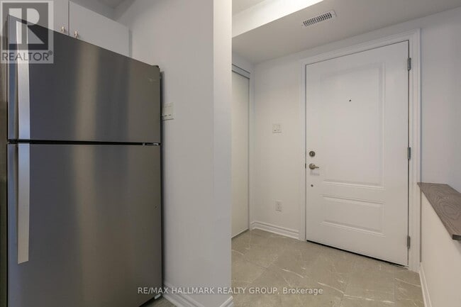 Building Photo - 70 Jaguar Private