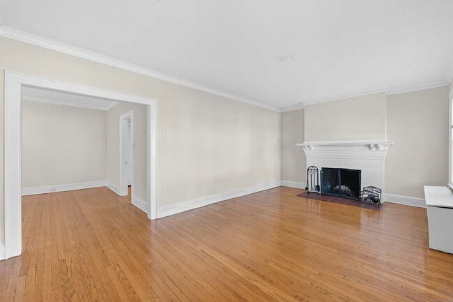Building Photo - 89 Maplewood Ave