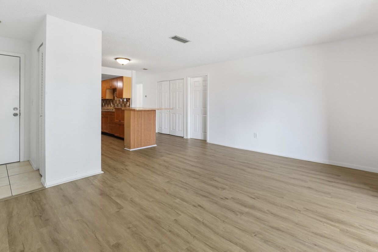 3bd Rental by Clark & Beneva Rd with Amenities!!! - 3bd Rental by Clark & Beneva Rd with Amenities!!!