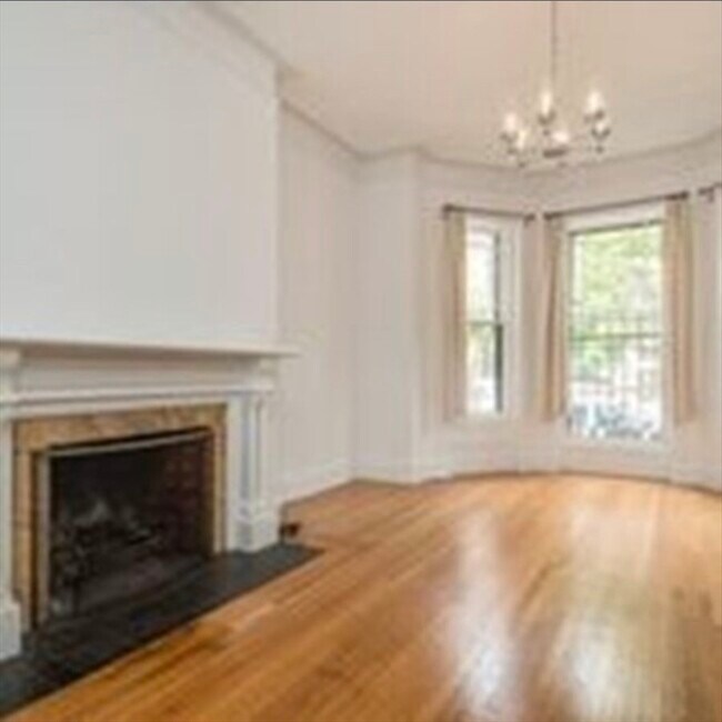 Building Photo - 238 Marlborough St