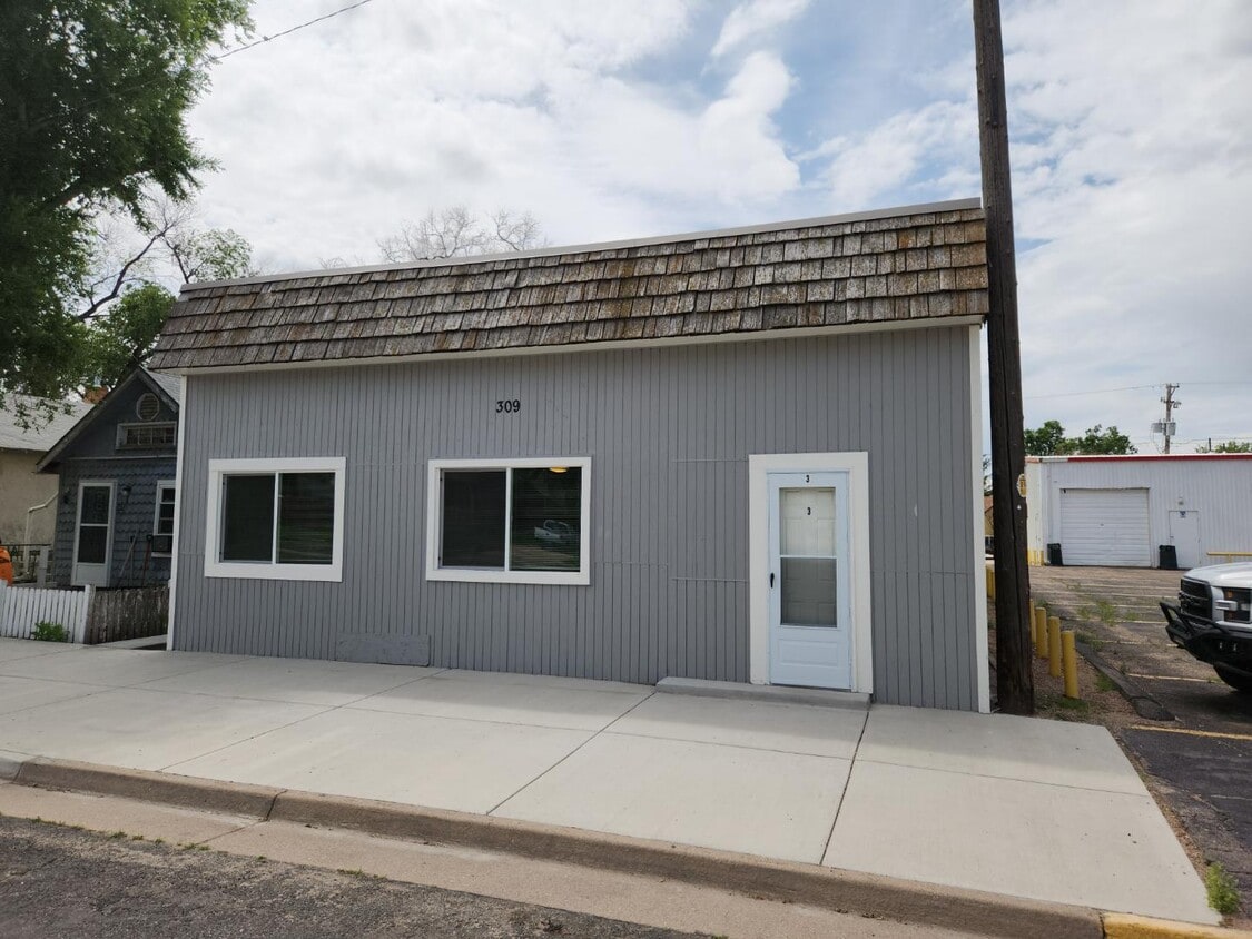 Primary Photo - 309 Marion Ave