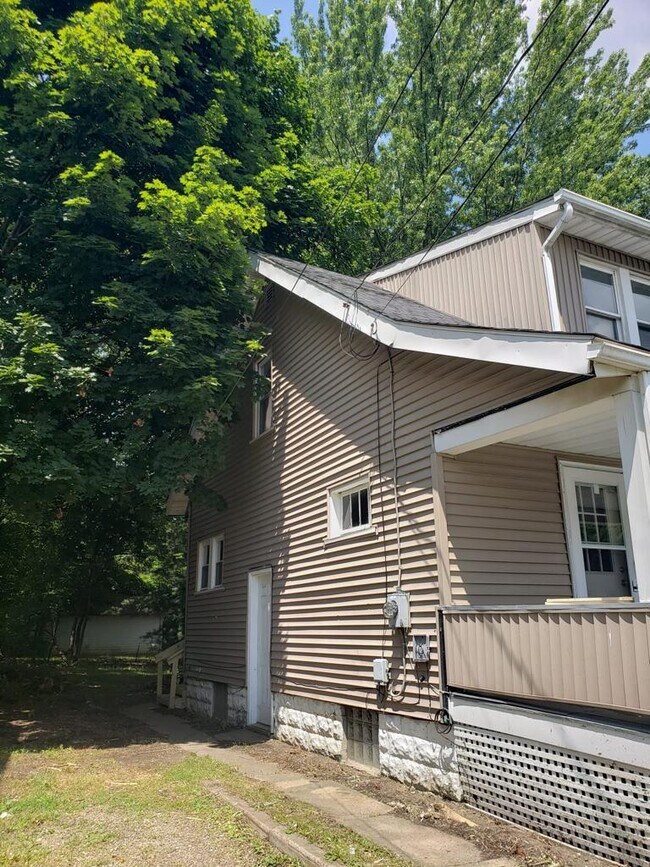 Building Photo - 961 McKinley Ave
