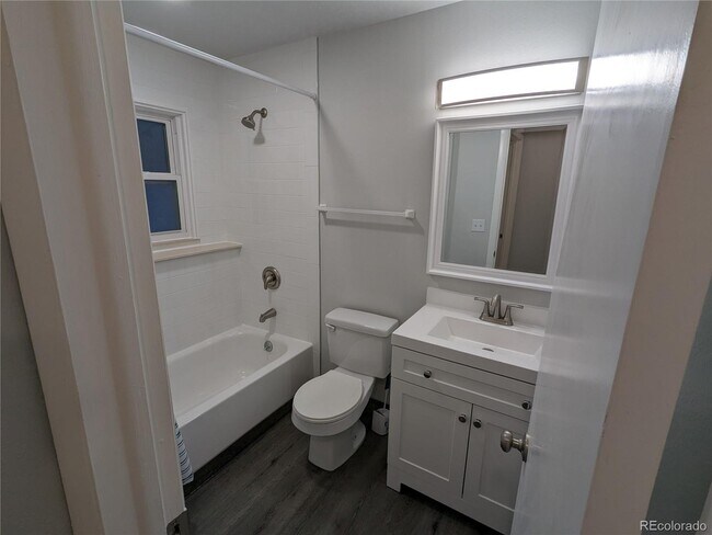 Foto del edificio - 1105 Mt View Ln