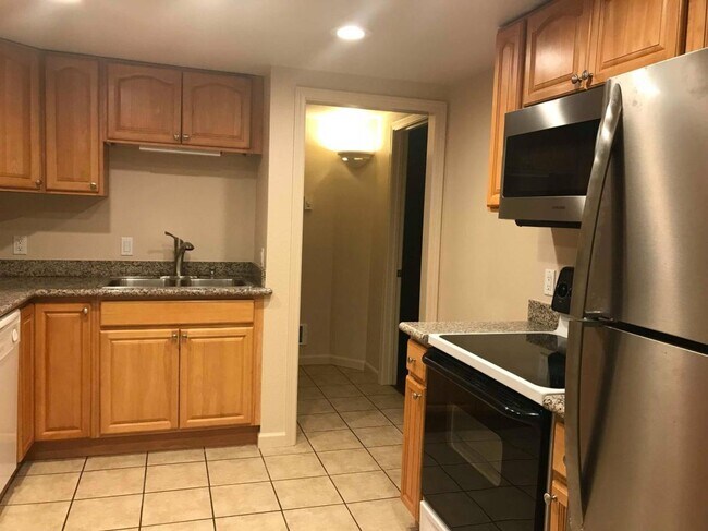 Photo - Quarter Deck Apartment