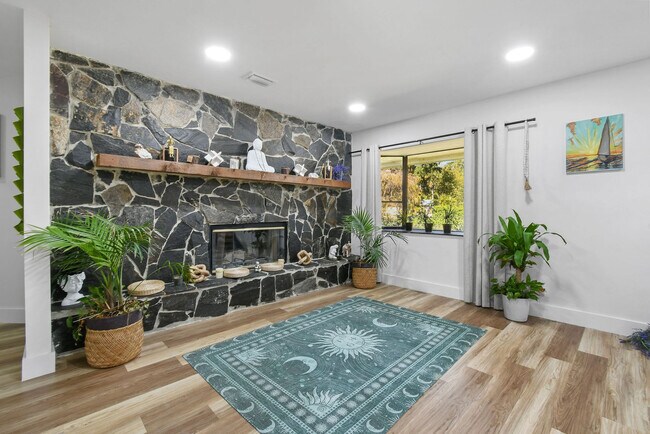 Building Photo - 13014 46th Ct N