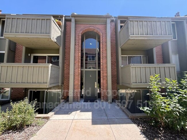 Foto del edificio - 1174 Foothill Dr