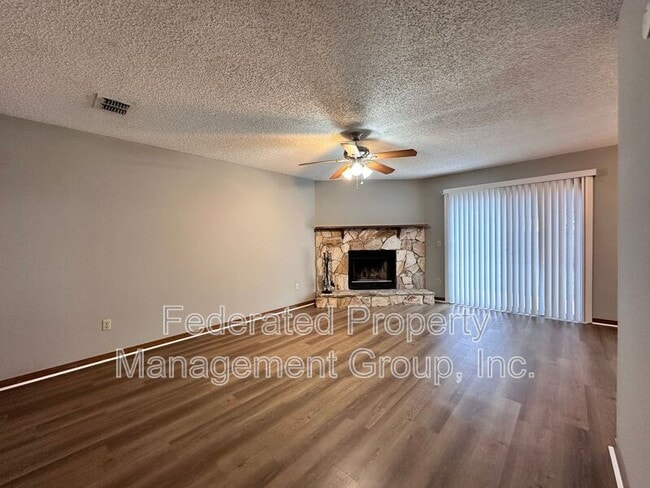 Foto del edificio - 1114 ROMAINE Cir W