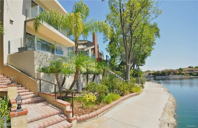 Building Photo - 3 br, 6 bath House - 4615 Park Mirasol