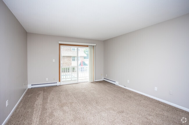 2BR, 1.5BA - 800 SF - Windsor Chateau Apartments