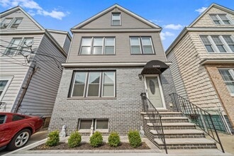 Building Photo - 11 Obrien Ct