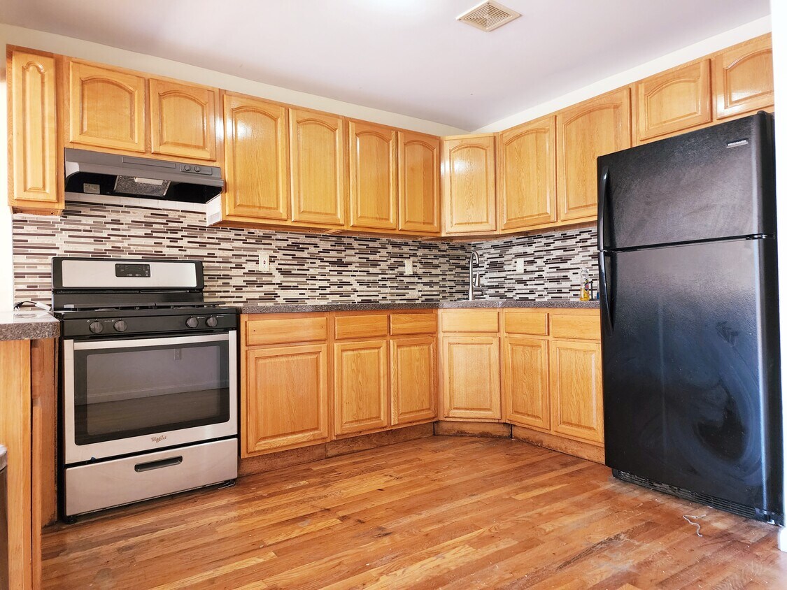 Primary Photo - 14 Suydam Pl