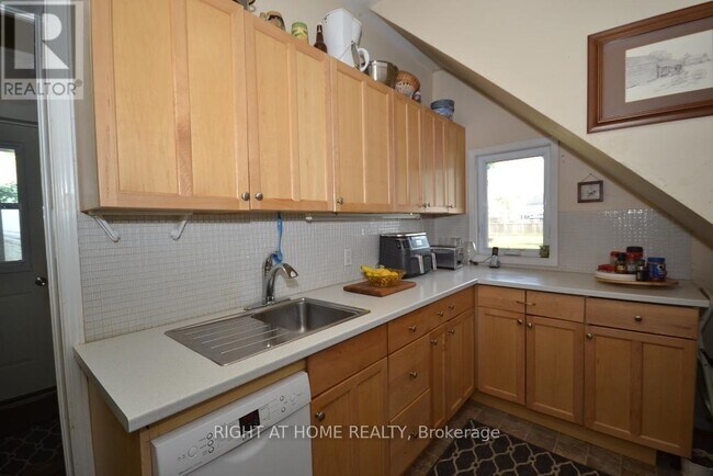 Building Photo - 5508 Osgoode Main St