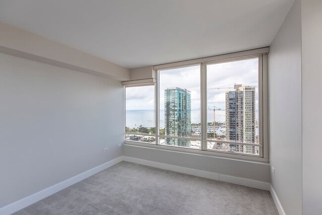 Building Photo - 1009 Kapiolani Blvd