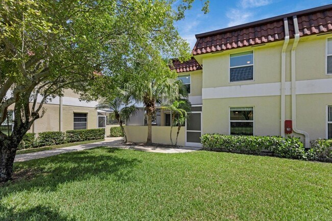 Photo - 717 S US Hwy 1 Townhome