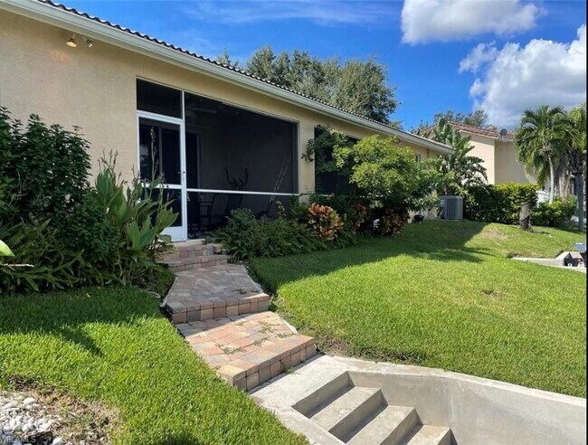 Vista de Laina - 627 SW 47th Ter