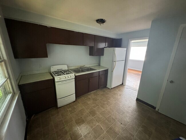 Building Photo - Allen St 207-211