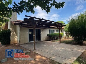 Building Photo - 280 N Sunflower Dr