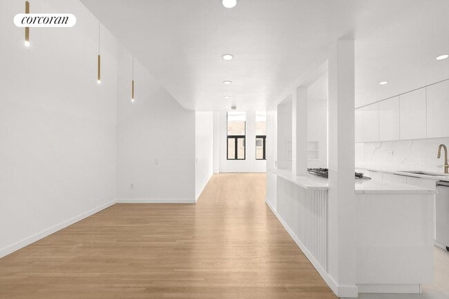 Building Photo - 135-145 W 70th St