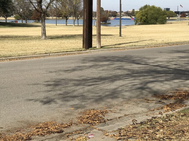 Foto del edificio - Pre Leasing for fall 2026! 3/2 in Medical District!