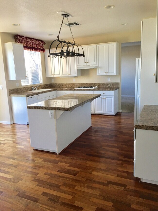 Building Photo - Large, Dog Friendly Rocklin Home with a View!