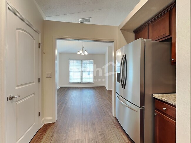 Foto del edificio - 77231 Lumber Creek Blvd