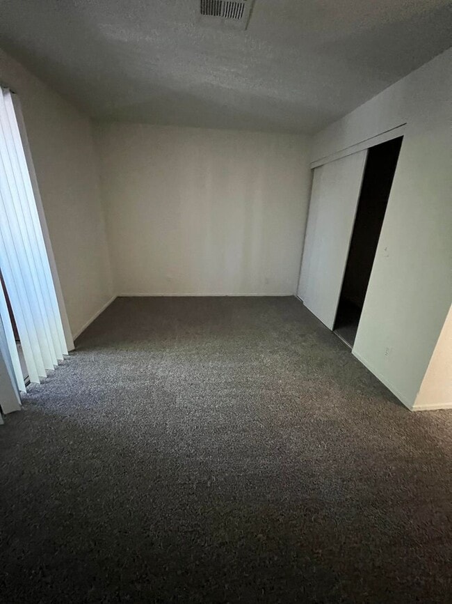 Building Photo - 5175 Caliente St